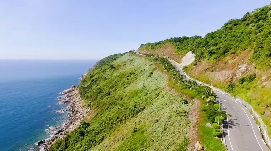 Phạm Hương rạng rỡ trong phim quảng bá du lịch Đà Nẵng nhân APEC