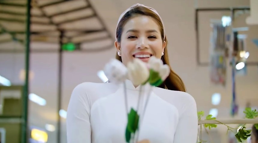 Phạm Hương rạng rỡ trong phim quảng bá du lịch Đà Nẵng nhân APEC
