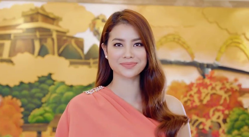 Phạm Hương rạng rỡ trong phim quảng bá du lịch Đà Nẵng nhân APEC