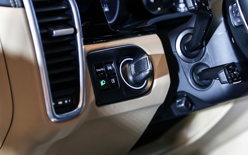 Chi tiết Porsche Cayenne S giá gần 5,5 tỷ đồng tại Việt Nam