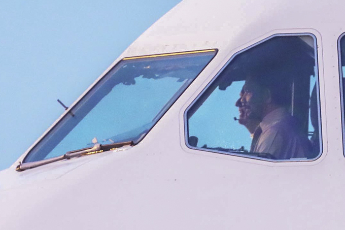 Quốc vương Brunei lái máy bay đến Đà Nẵng dự APEC