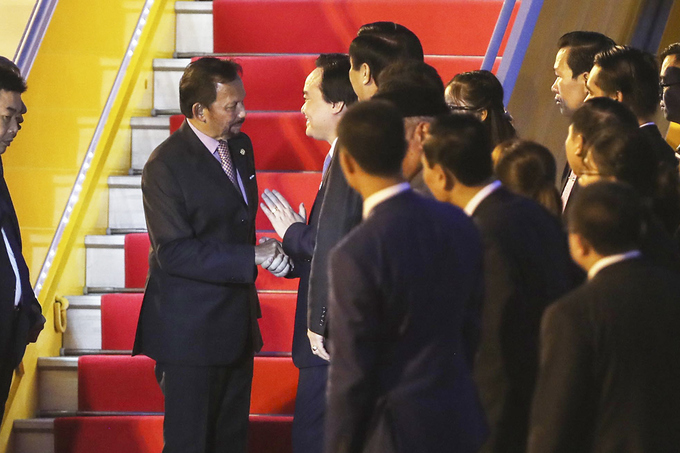 Quốc vương Brunei lái máy bay đến Đà Nẵng dự APEC