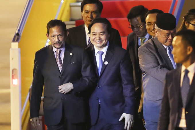 Quốc vương Brunei lái máy bay đến Đà Nẵng dự APEC