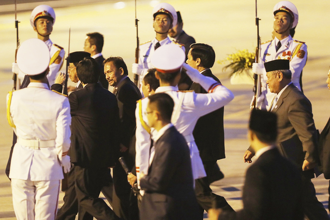 Quốc vương Brunei lái máy bay đến Đà Nẵng dự APEC