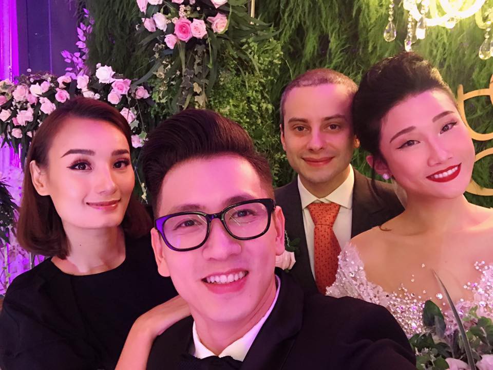 Vợ chồng Lê Thúy cùng Xuân Lan rạng rỡ tham dự đám cưới của Kha Mỹ Vân và chồng Tây