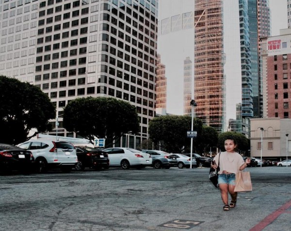 Từng bị dè bỉu chê xấu, cô gái cao chưa đến 1m lột xác trở thành người mẫu vạn người mê