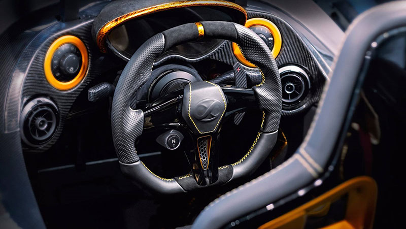 Siêu xe Tramontana mạ vàng độc nhất vô nhị trên thế giới