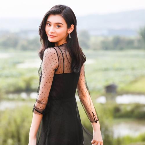 3 tuổi đóng phim, 18 tuổi thành tỷ phú nhưng U40 vẫn không vợ con