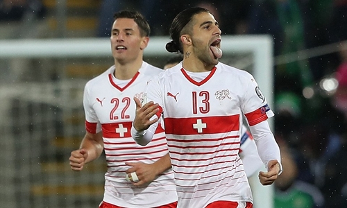 Thụy Sỹ thắng sân khách nhờ quả phạt đền tranh cãi