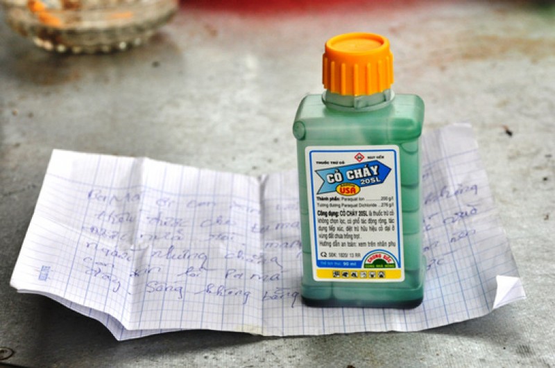 Đánh mất tiền của con, bố để lại thư tuyệt mệnh rồi tự vẫn