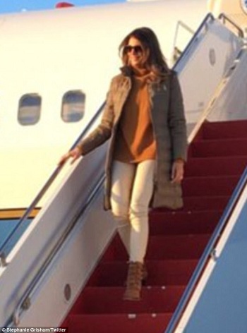 Melania Trump một mình tới Alaska thăm binh sĩ Mỹ