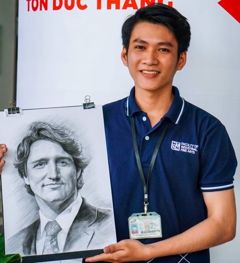 Bức tranh của 9X Quảng Trị được chuyển đến tận tay thủ tướng Canada