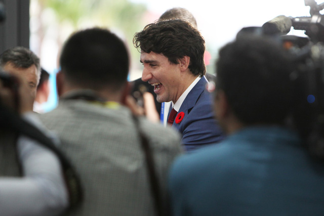 Thủ tướng Canada Justin Trudeau bất ngờ họp báo tại Đà Nẵng Thủ tướng Canada Justin Trudeau bất ngờ họp báo tại Đà Nẵng