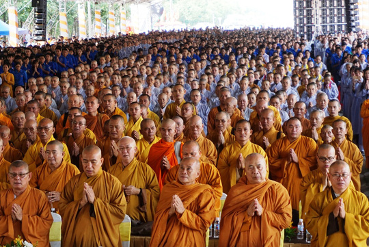 Cầu siêu cho hàng ngàn người chết vì tai nạn giao thông