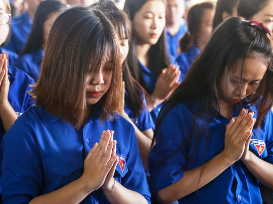 Cầu siêu cho hàng ngàn người chết vì tai nạn giao thông