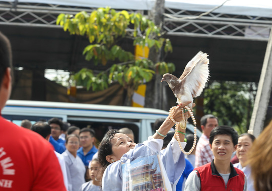 Cầu siêu cho hàng ngàn người chết vì tai nạn giao thông