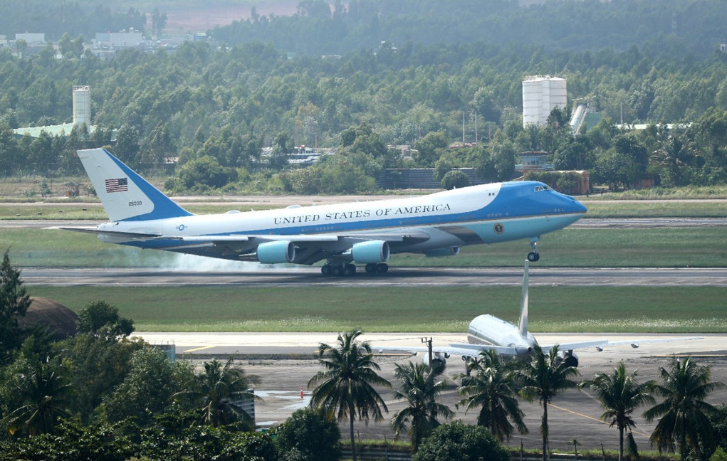 Mỗi ngày di chuyển của tổng thống Mỹ tốn bao nhiêu tiền?