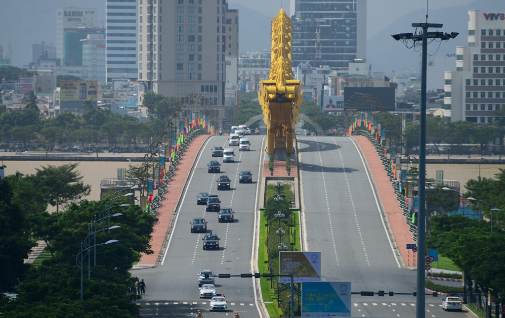 Mỗi ngày di chuyển của tổng thống Mỹ tốn bao nhiêu tiền?