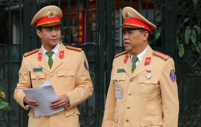 44 CSGT dẫn đoàn Tổng thống Trump về trung tâm Hà Nội