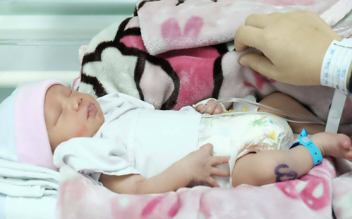 Cuộc mổ thần tốc cứu thai nhi bị dây rốn quấn cổ 4 vòng