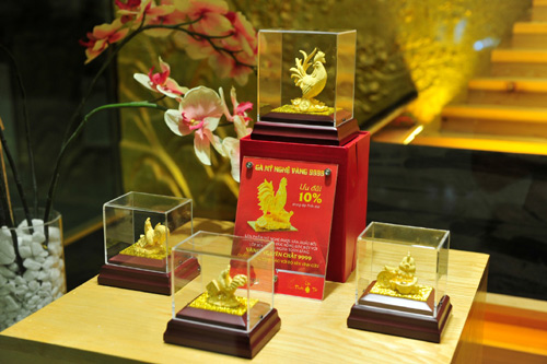 Giá vàng hôm nay 11/11: Giá sụt giảm, ồ ạt bán ra