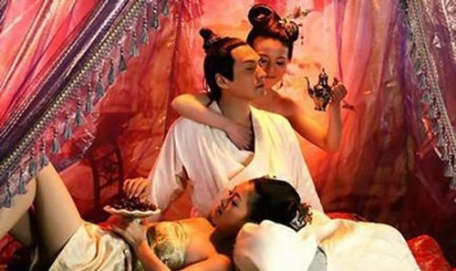 Ghê tởm vị hoàng đế dâm đãng giết con đẻ để lấy lòng mỹ nhân