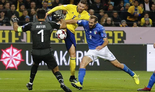 Italy thua Thụy Điển ở lượt đi play-off World Cup