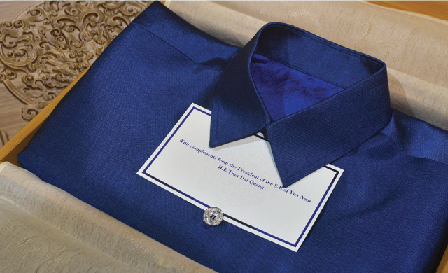 Các lãnh đạo APEC không mặc áo truyền thống APEC chụp ảnh