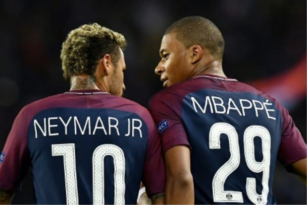 Neymar khóc, từ chối trả lời chuyện bị ghét ở PSG