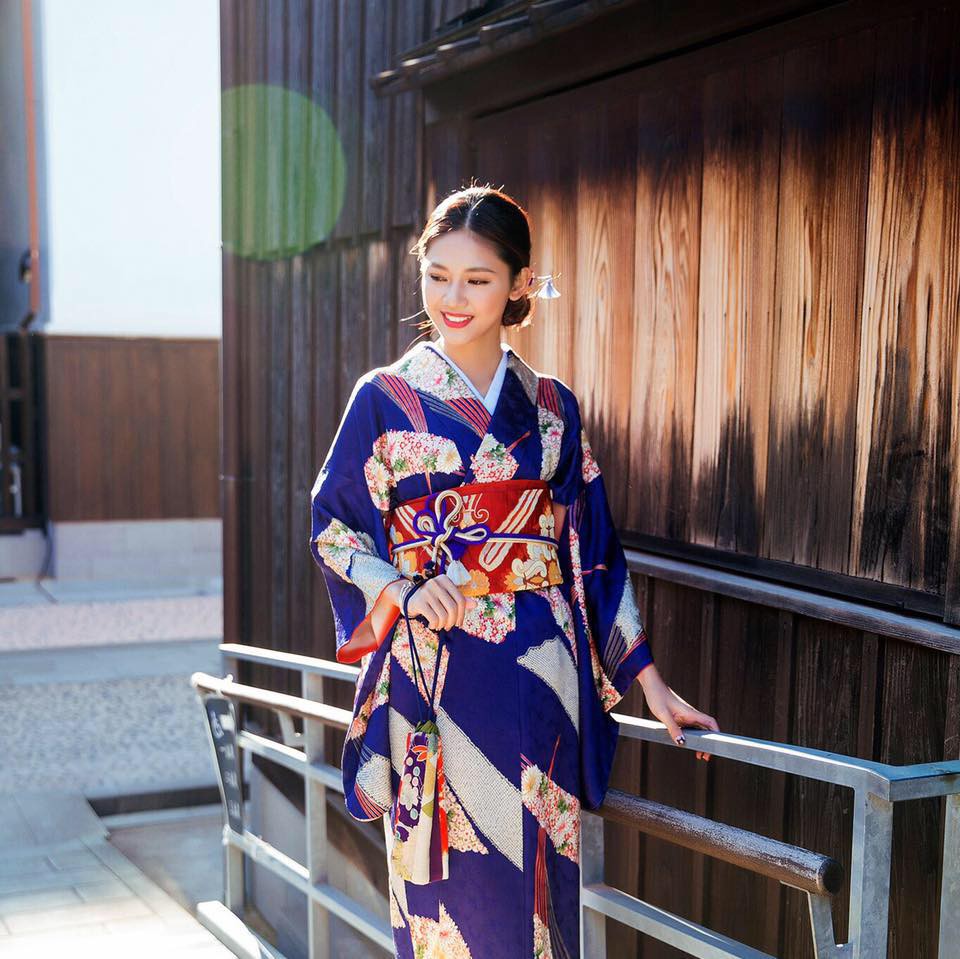 Muốn gặp con gái vừa xinh vừa giỏi hết phần thiên hạ, cứ đến Học viện Ngoại giao mà tìm!