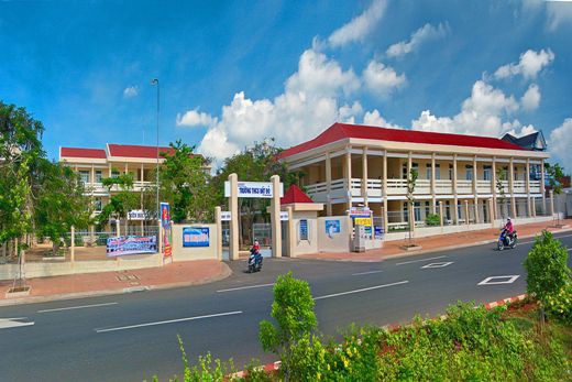 Nữ sinh lớp 8 uống thuốc diệt cỏ tự tử xôn xao Vũng Tàu, nhà trường thông tin gì?