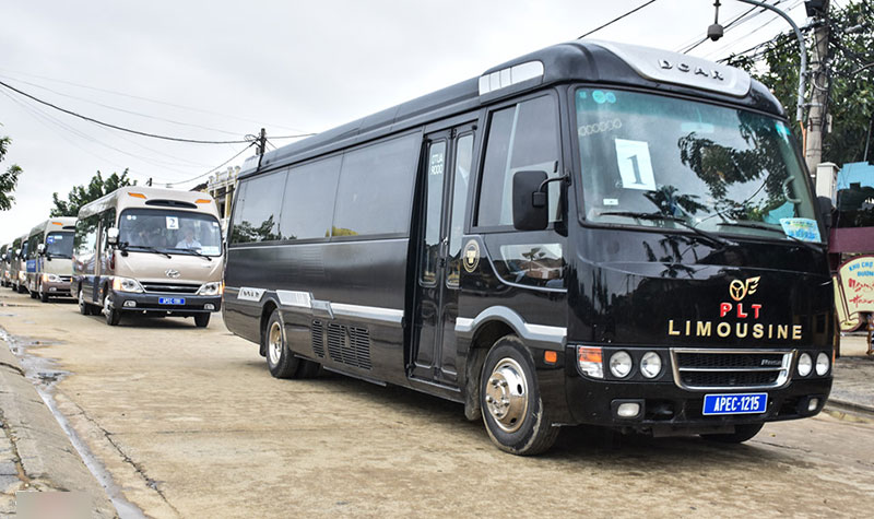 Phu nhân lãnh đạo cấp cao APEC thăm phố cổ Hội An