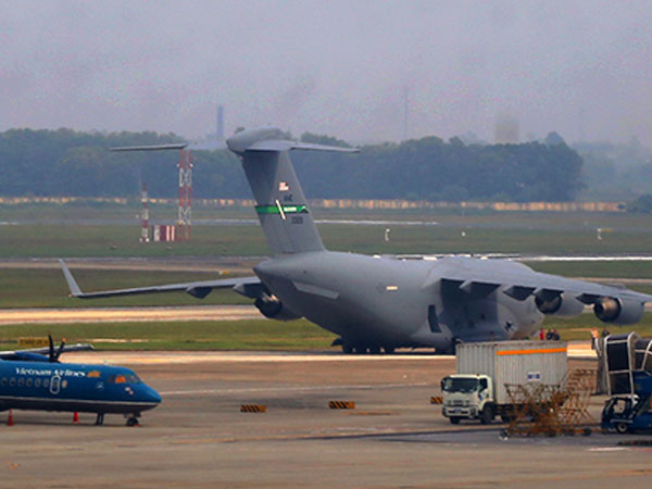 Sân bay Nội Bài thắt chặt an ninh trước giờ Tổng thống Trump đến