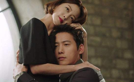 Cái kết bất ngờ cho cô nàng thi thoảng lại lén nhét tiền vào ví bạn trai nghèo