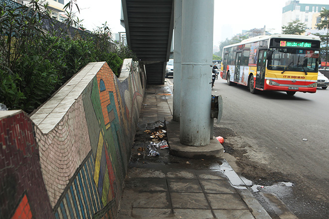 Hà Nội lại phải chi tiền tỷ để vá con đường gốm sứ lớn nhất thế giới