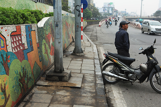 Hà Nội lại phải chi tiền tỷ để vá con đường gốm sứ lớn nhất thế giới
