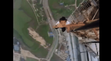 Diễn viên võ thuật chết khi quay cảnh từ tầng 62: Bán mạng vì tiền