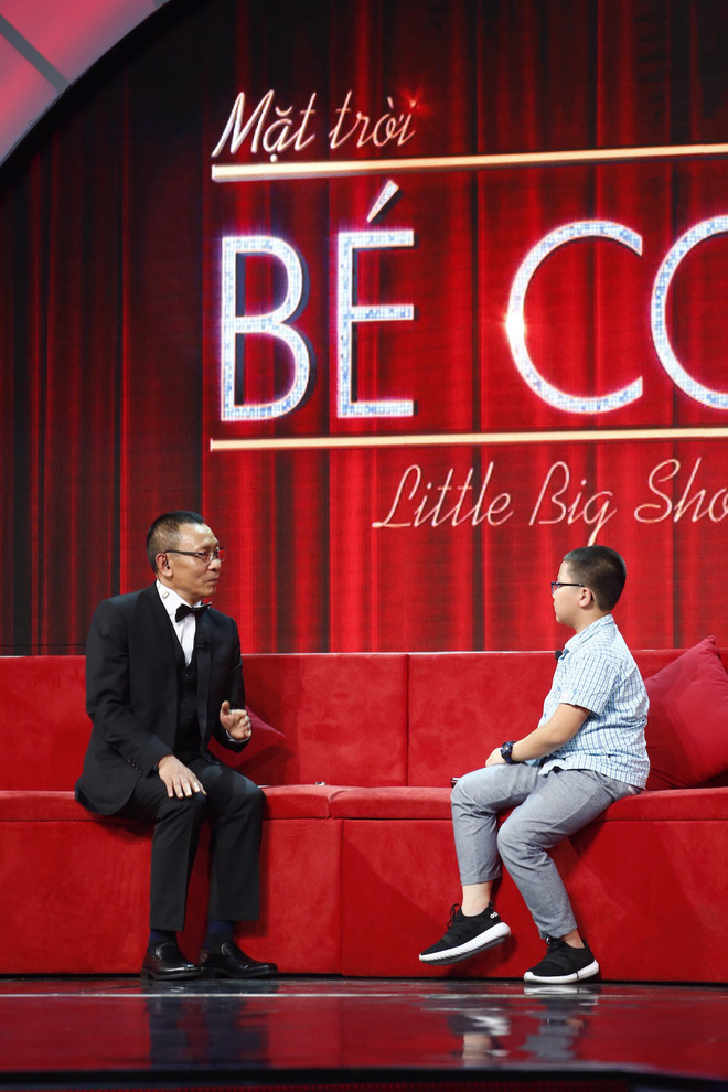 Lại Văn Sâm thán phục bé 10 tuổi có khả năng nhét hàng đống sách lịch sử vào đầu