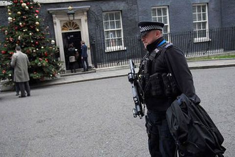 Tình báo Anh phá âm mưu ám sát Thủ tướng Theresa May như thế nào?