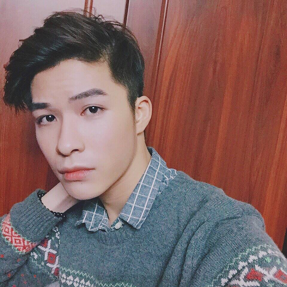 Nhân viên rạp phim ở Hà Nội nổi tiếng vì bị chụp lén những ngày qua là ai?