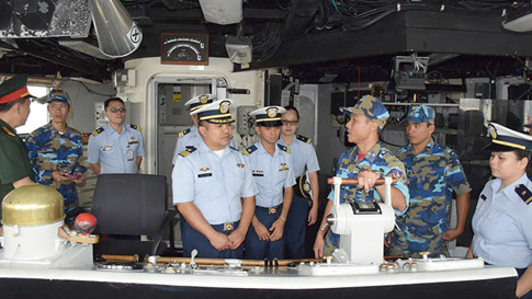 Philippines chào đón tàu cảnh sát biển lớn nhất Việt Nam