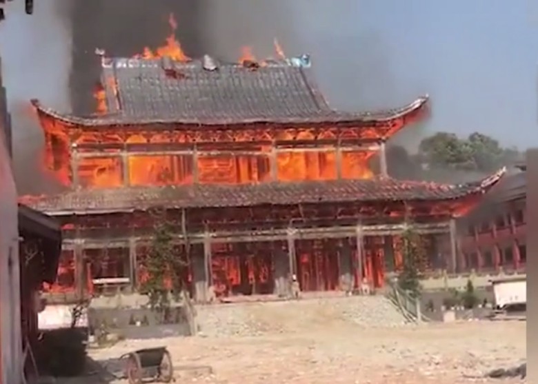 Tháp cổ bằng gỗ cao nhất châu Á bị thiêu rụi