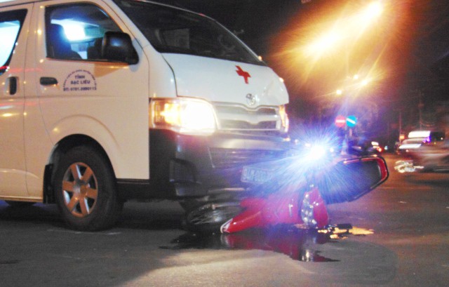 Vụ xe cứu thương gây tai nạn: Xe cứu thương không mở còi ưu tiên