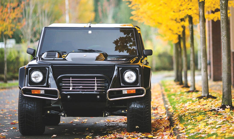 Siêu SUV hiếm Lamborghini LM002 được bán giá 467.000 USD