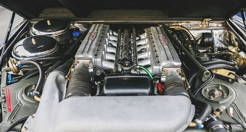 Siêu SUV hiếm Lamborghini LM002 được bán giá 467.000 USD