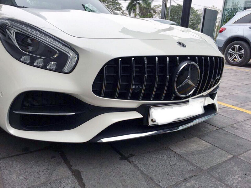 Xế khủng Mercedes-AMG GT Roadster giá 10,4 tỷ đầu tiên về Việt Nam Xế khủng Mercedes-AMG GT Roadster giá 10,4 tỷ đầu tiên về Việt Nam