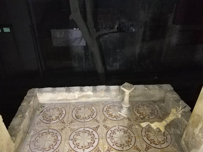 Ảnh: Hiện trường vụ sập lan can Trường Tiểu học Văn Môn khiến 16 học sinh bị thương