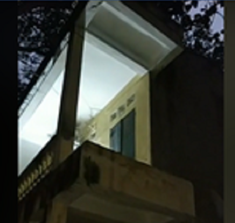 Ảnh: Hiện trường vụ sập lan can Trường Tiểu học Văn Môn khiến 16 học sinh bị thương