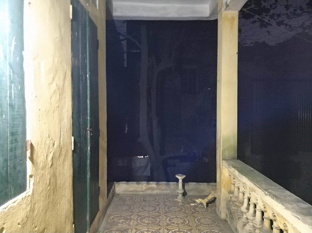 Ảnh: Hiện trường vụ sập lan can Trường Tiểu học Văn Môn khiến 16 học sinh bị thương