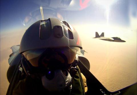 Thừa nhận của phi công Mỹ khi F-22 bỏ chạy